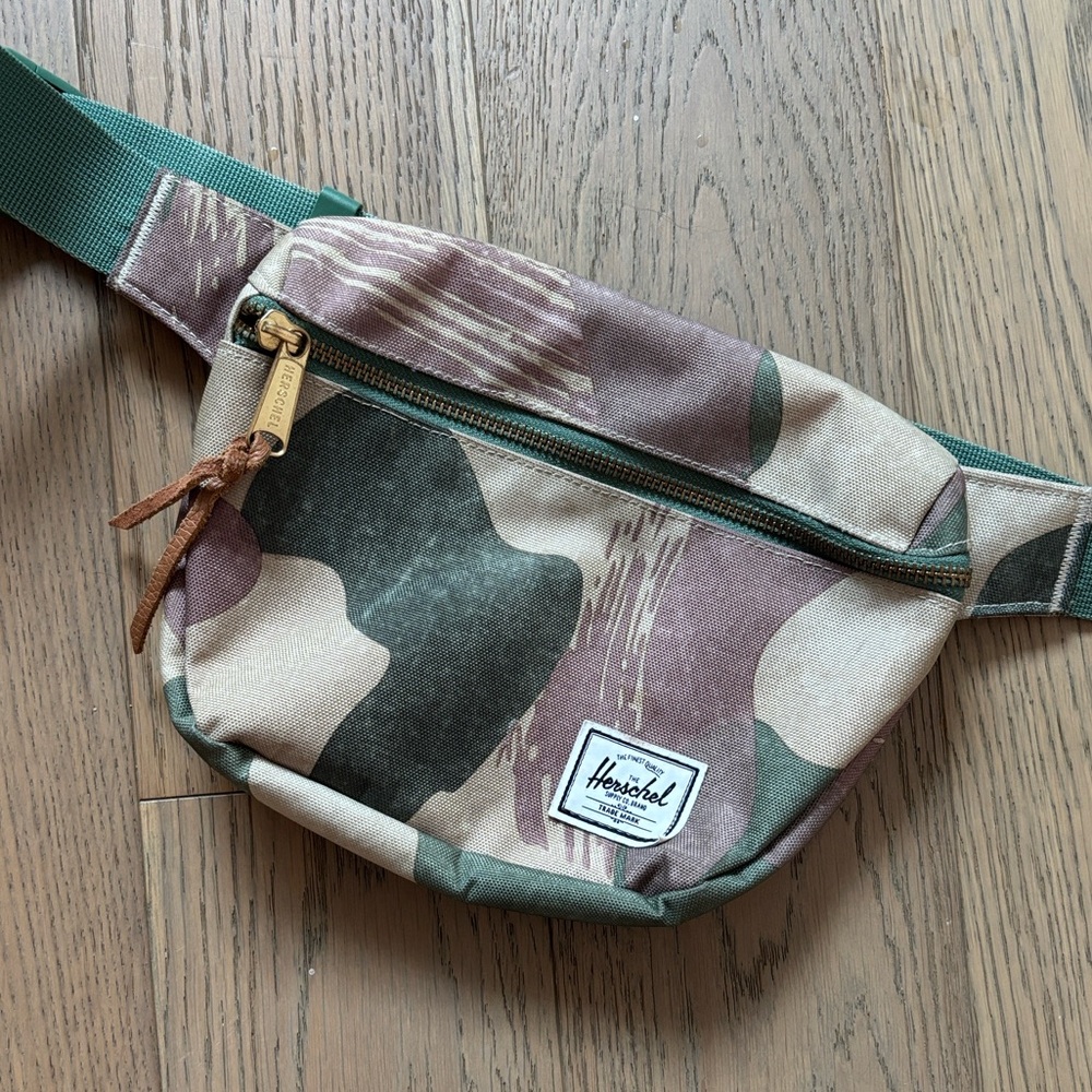 Herschel Supply Camo Belt Bag/Fanny pack